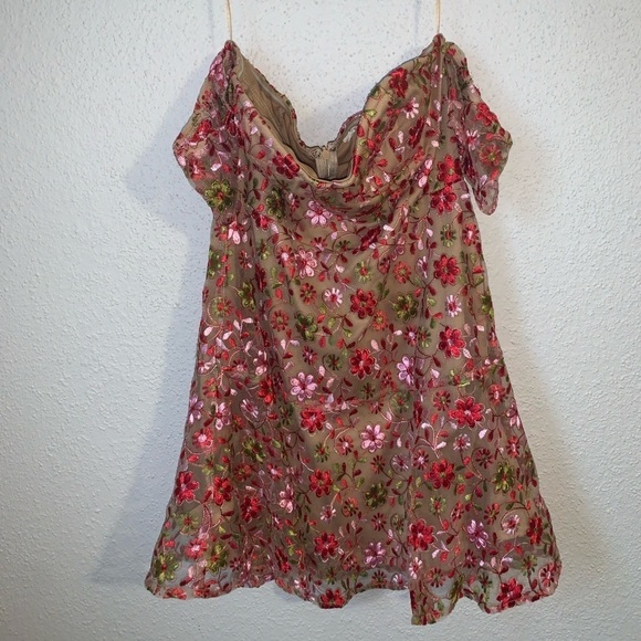 Promesa Embroidered Off the Shoulder Floral Fit and Flare Dress Size Medium - Picture 5 of 8